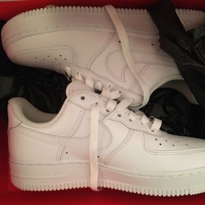 Boys Air Force 1 size 6